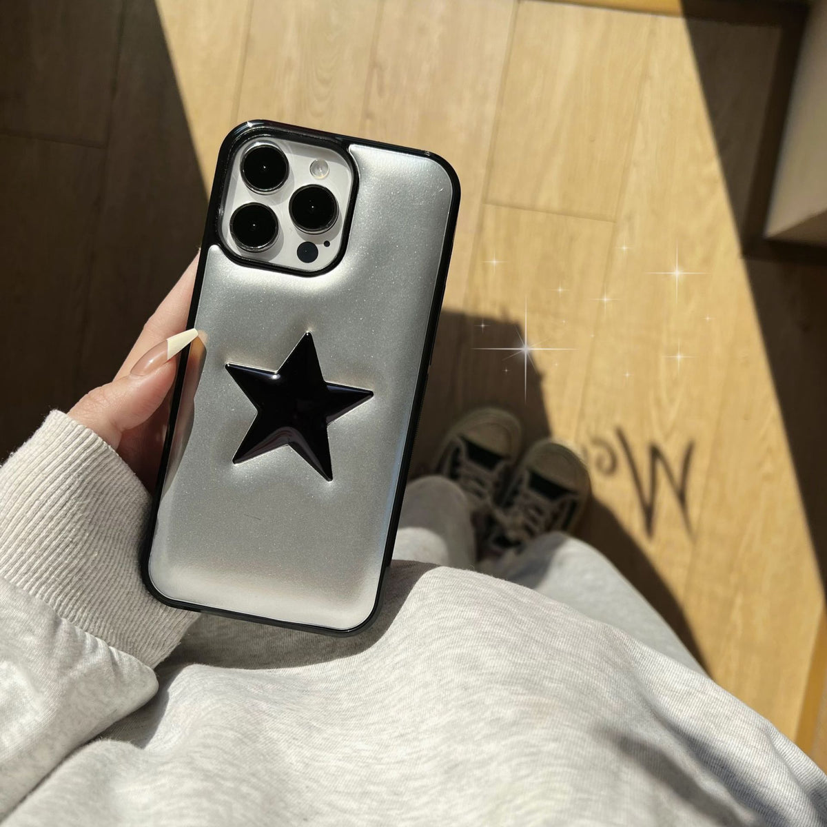 Funda Estrella de 5 Puntas para iPhone 13–17 Pro Max – Cuero Sintético, Protección Total, 3 Colores