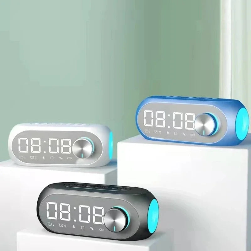 Bocina Bluetooth Portátil S8 – Reloj Despertador, Radio FM y Lámpara de Escritorio Todo en Uno